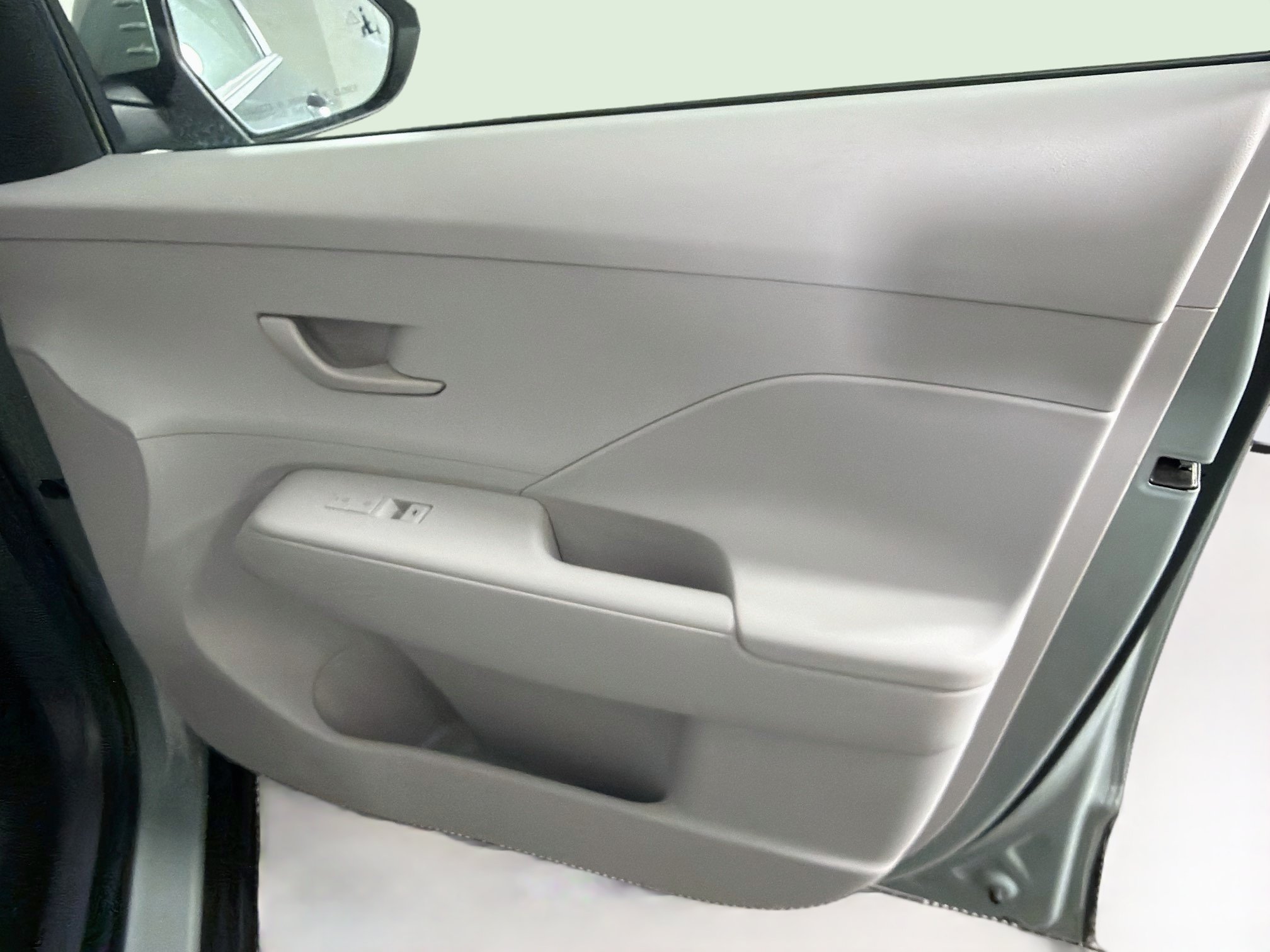 Used 2025 Hyundai Kona SEL FWD image 30