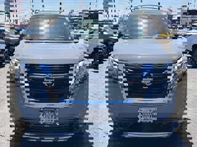 Used 2025 Nissan Pathfinder Platinum w/ Cargo Package image 8