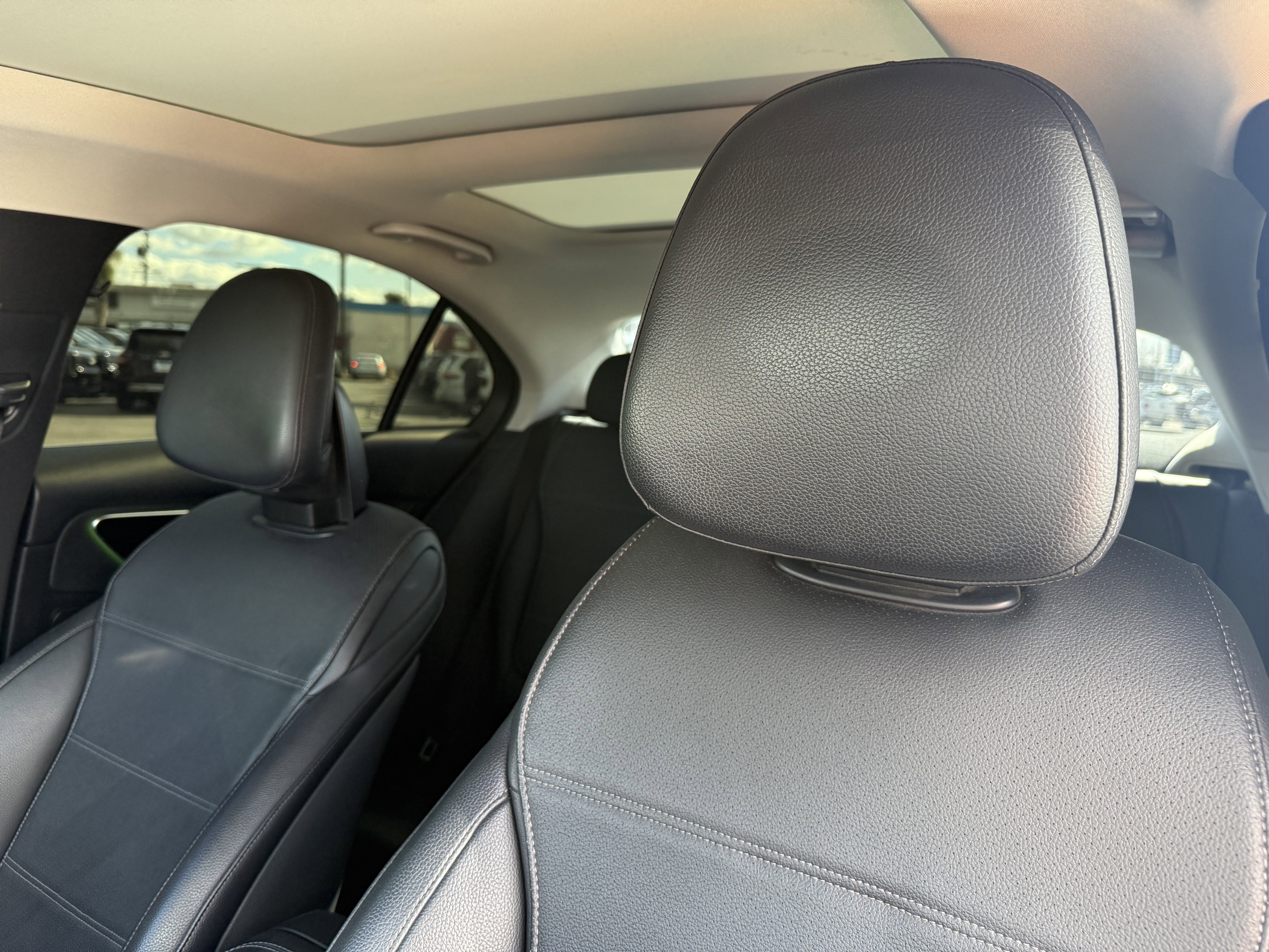 Used 2022 Mercedes-Benz C 300 Sedan image 15