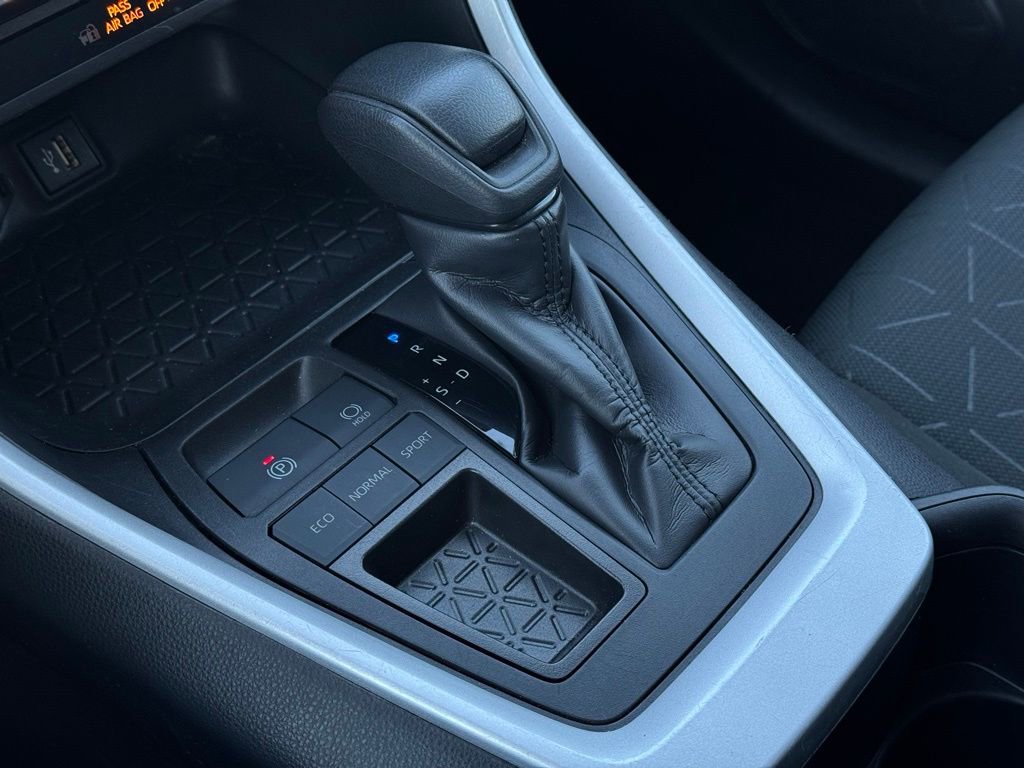 Used 2024 Toyota RAV4 XLE image 32