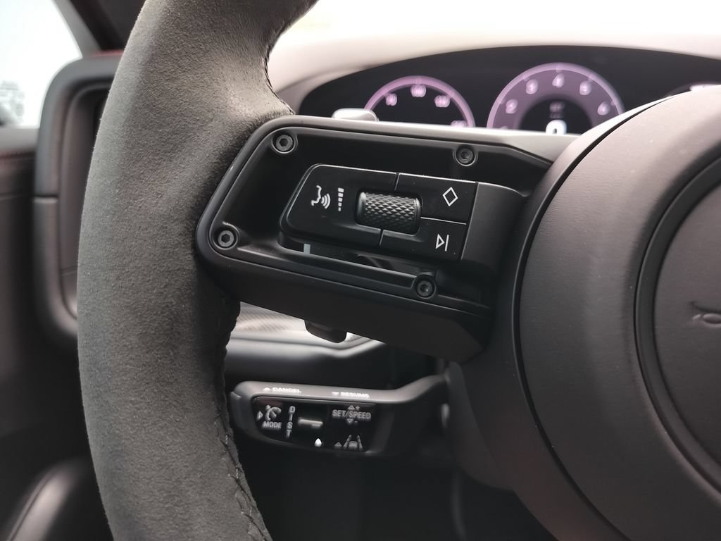 Certified 2025 Porsche Cayenne GTS AWD/4WD image 11