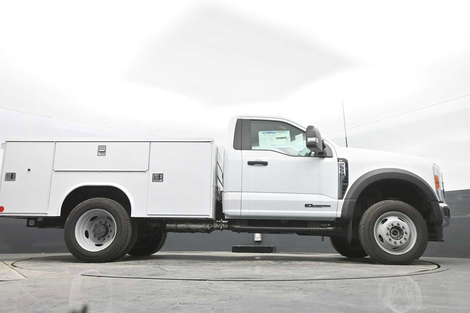 New 2023 Ford F550 4x4 Regular Cab Super Duty image 34
