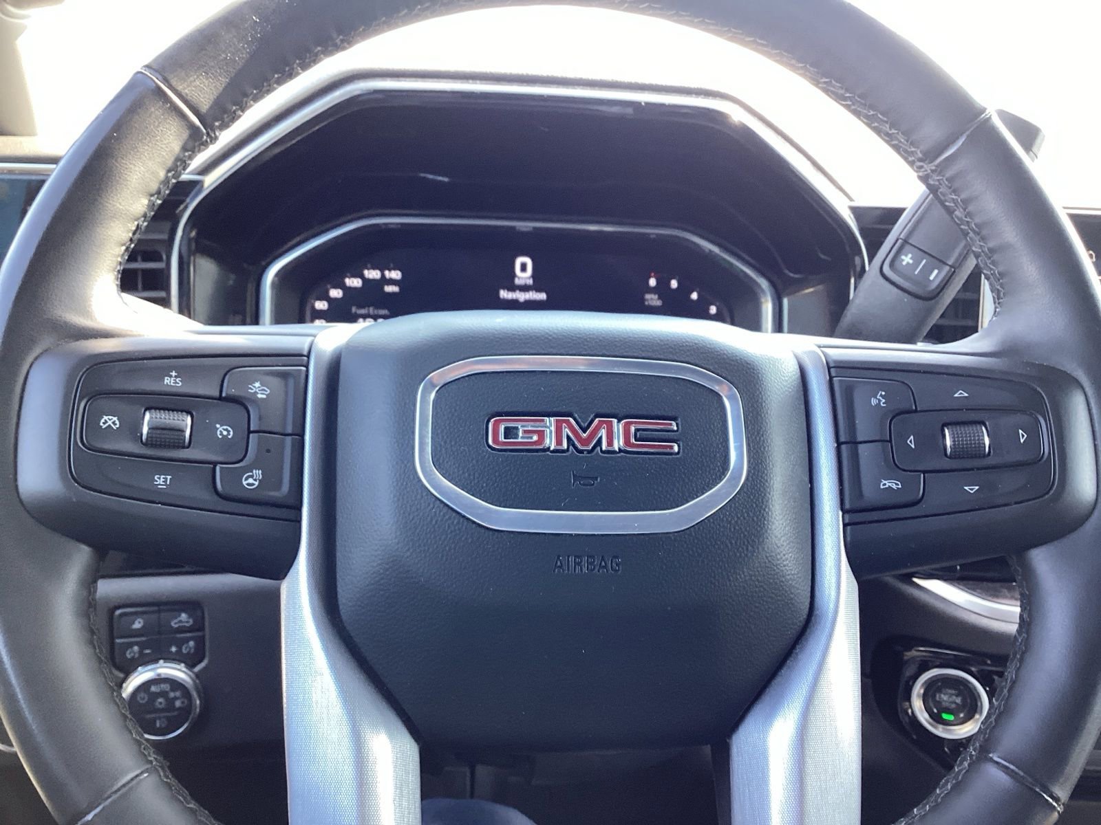 Used 2025 GMC Sierra 1500 SLT image 11