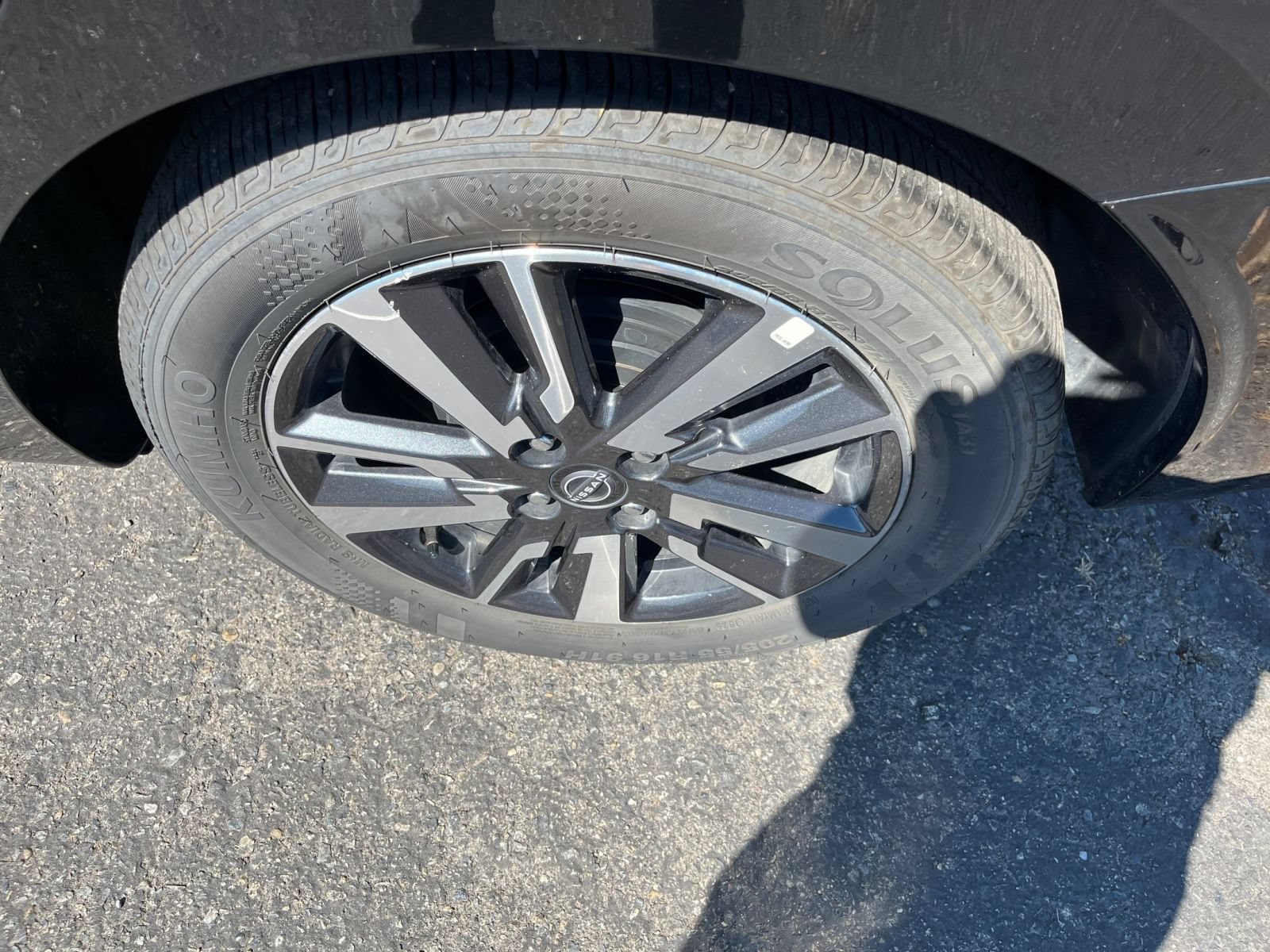 Used 2025 Nissan Versa SV FWD image 25