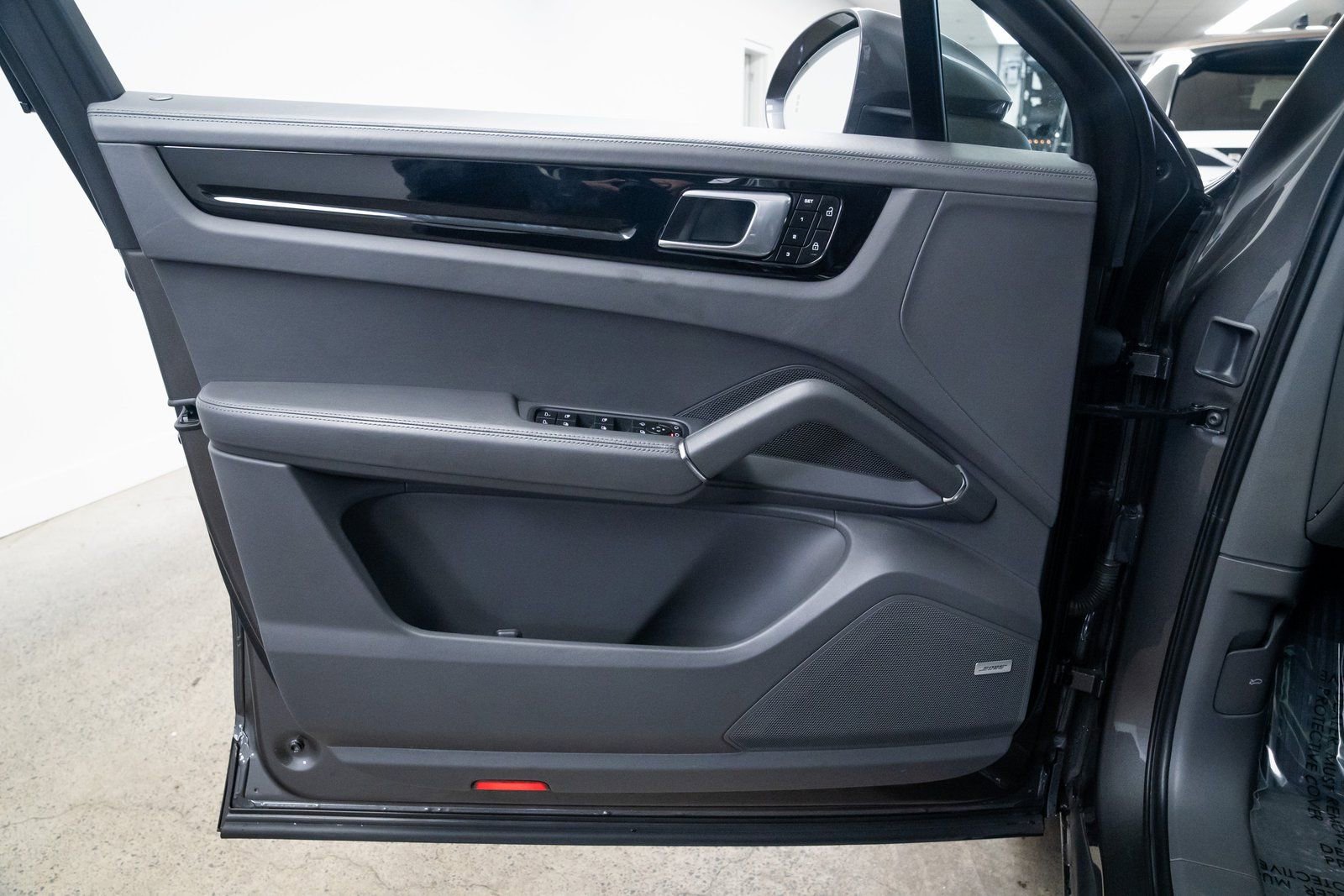 Used 2022 Porsche Cayenne Coupe image 17