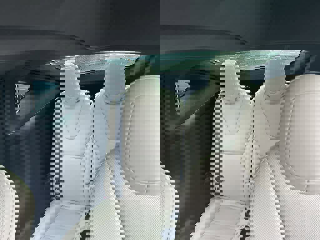 Used 2023 Tesla Model X Plaid image 7