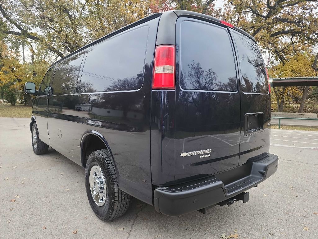 Used 2015 Chevrolet Express 2500 w/ Cold Climate Package image 2