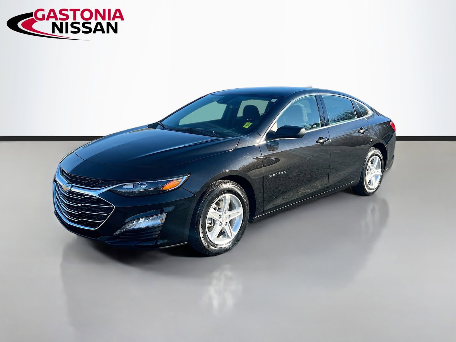 Used 2024 Chevrolet Malibu LT image 3