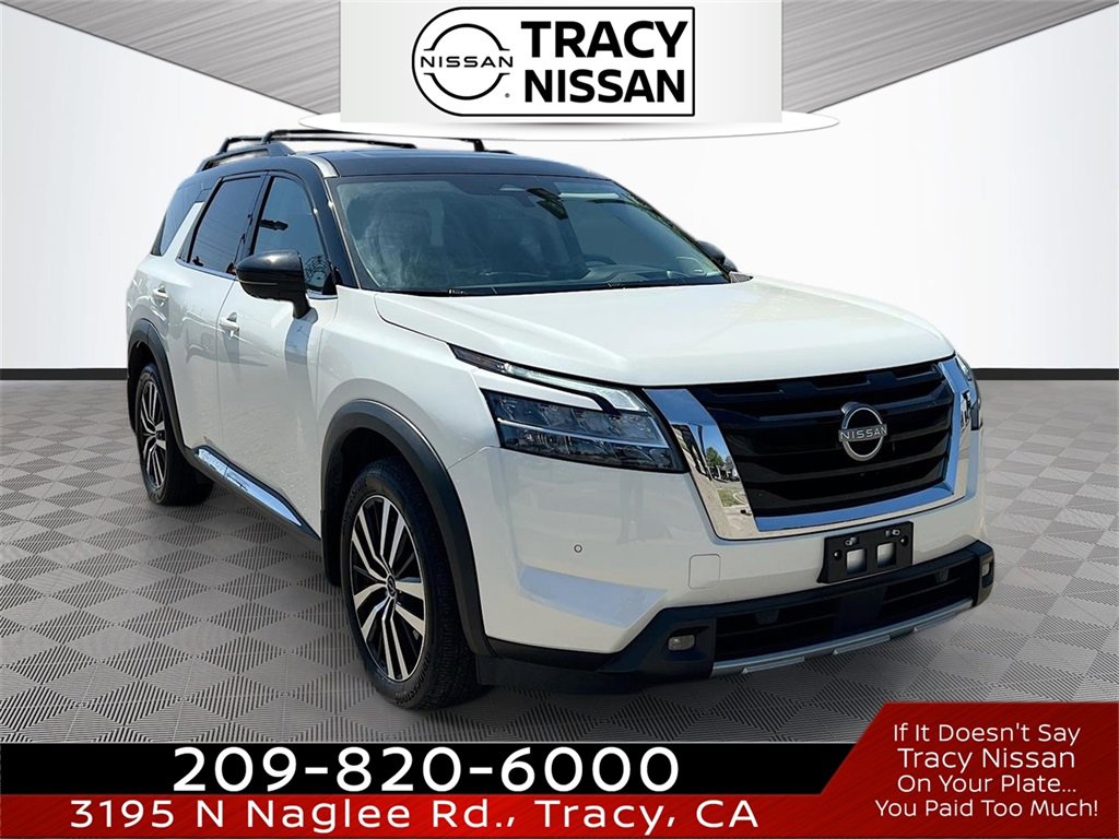 Used 2024 Nissan Pathfinder Platinum w/ Cargo Package