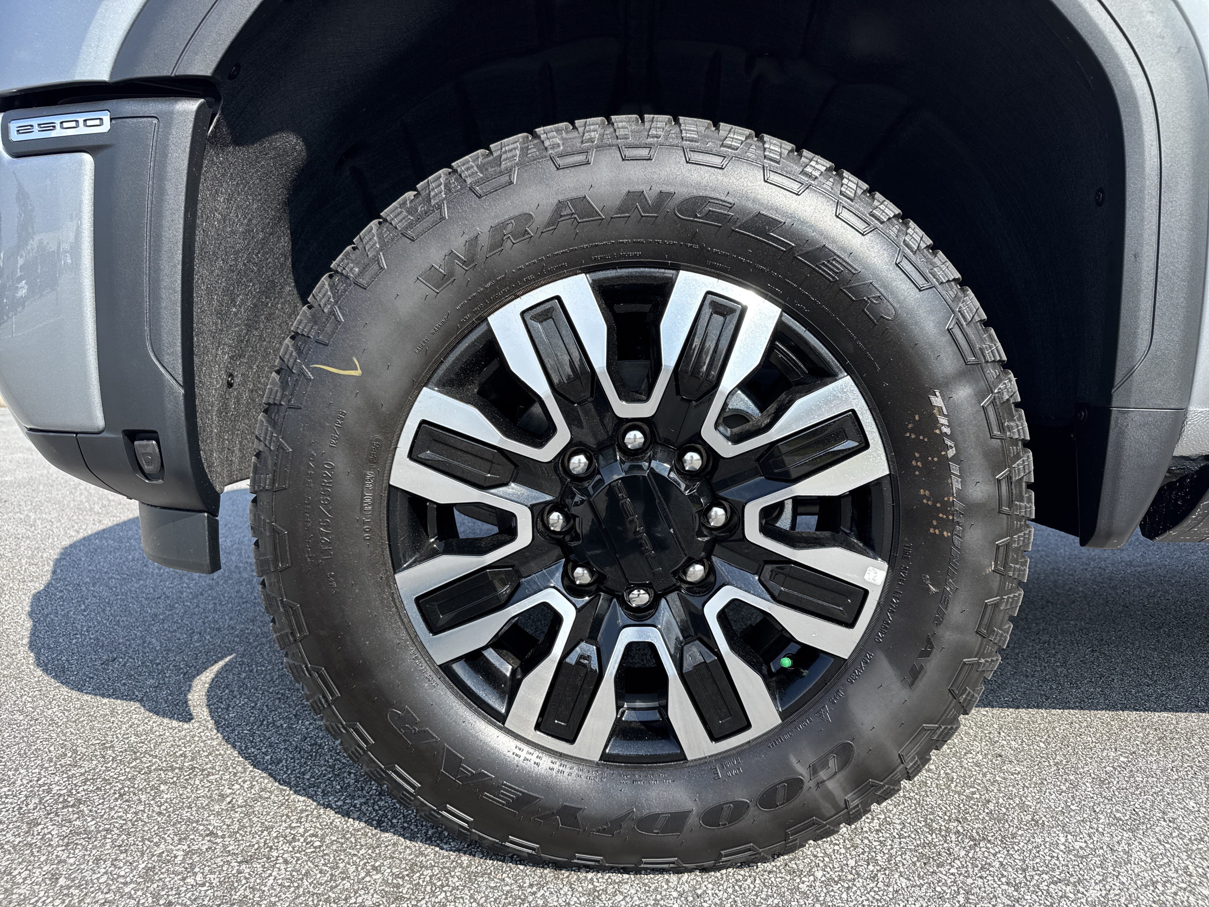 New 2026 GMC Sierra 2500 Denali Ultimate AWD/4WD image 13
