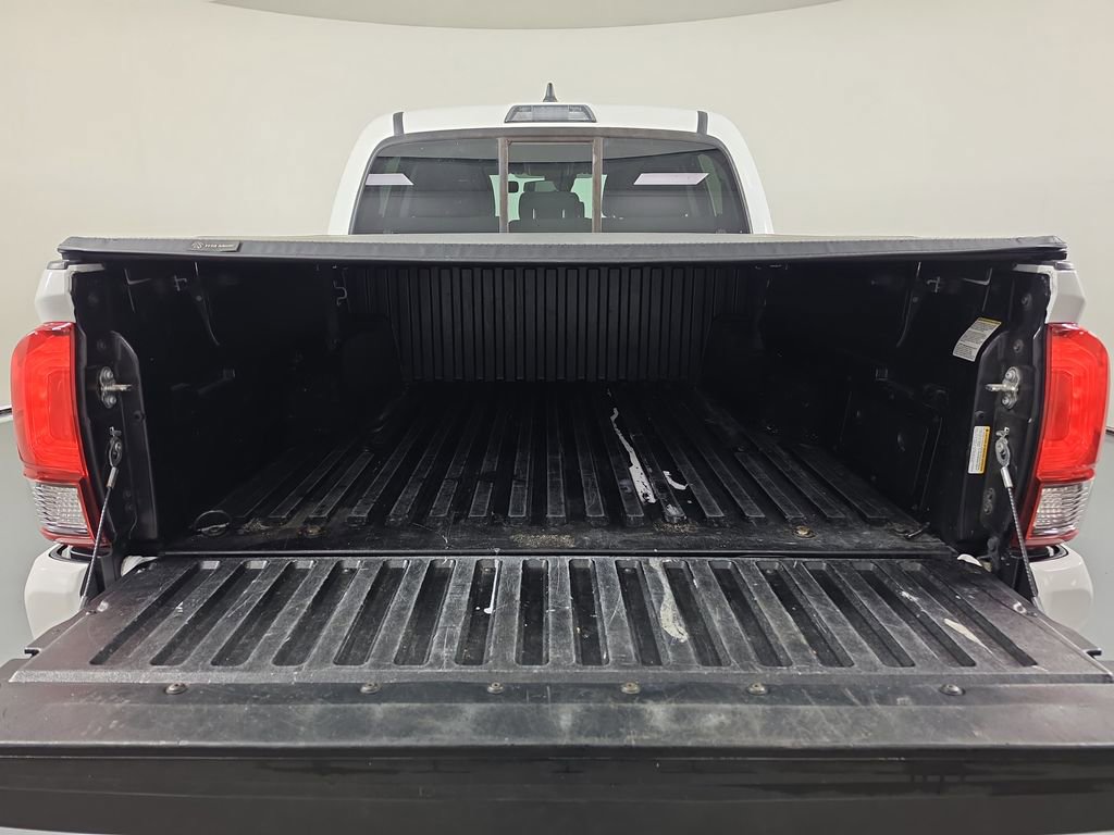 Certified 2022 Toyota Tacoma SR AWD/4WD image 31