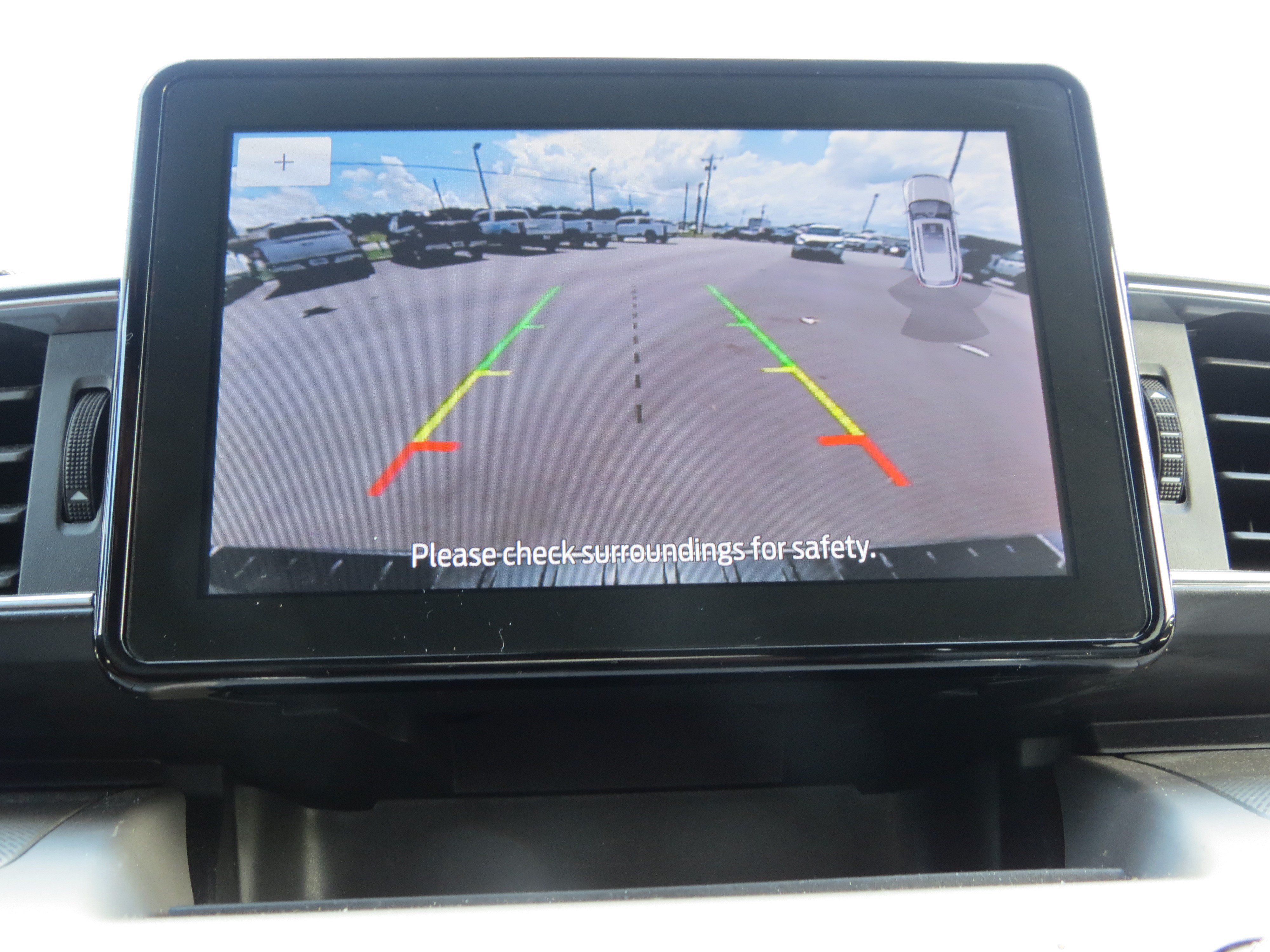 Used 2024 Ford Explorer XLT w/ Equipment Group 202A RWD image 27