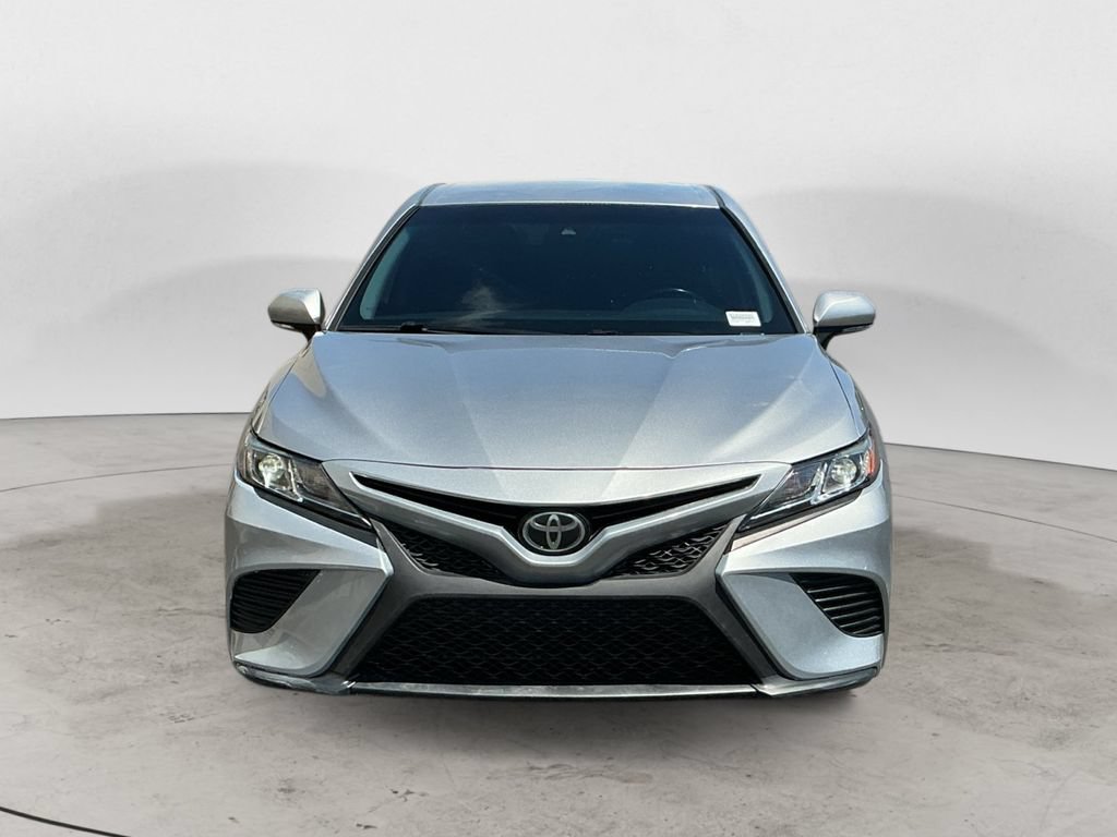 Used 2019 Toyota Camry SE FWD image 2