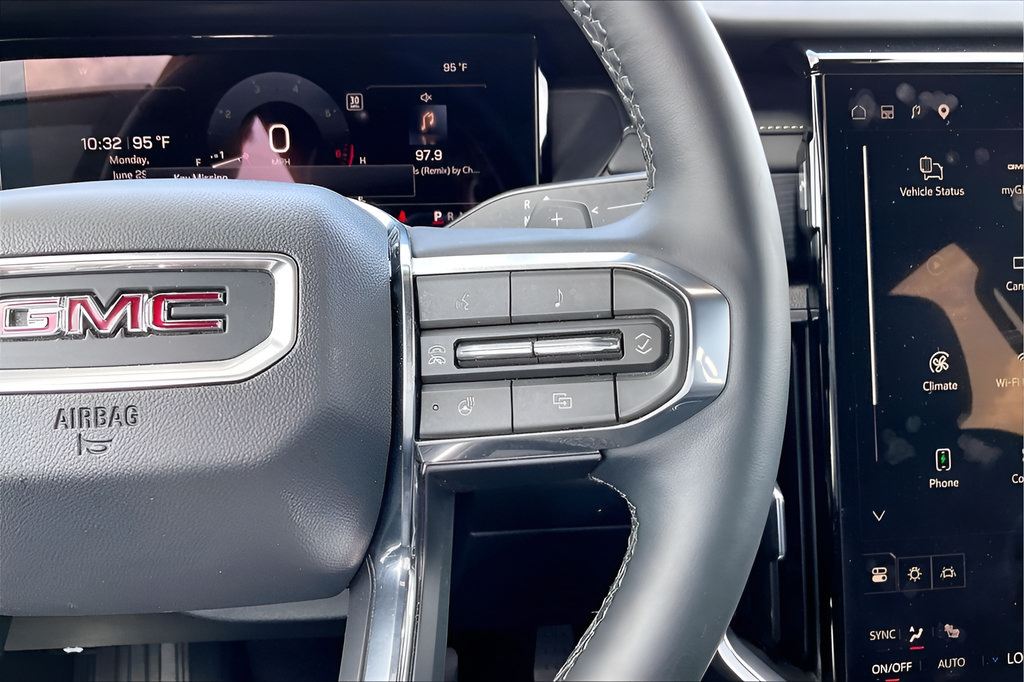 Used 2026 GMC Acadia Elevation w/ Elevation Premium Package FWD image 11