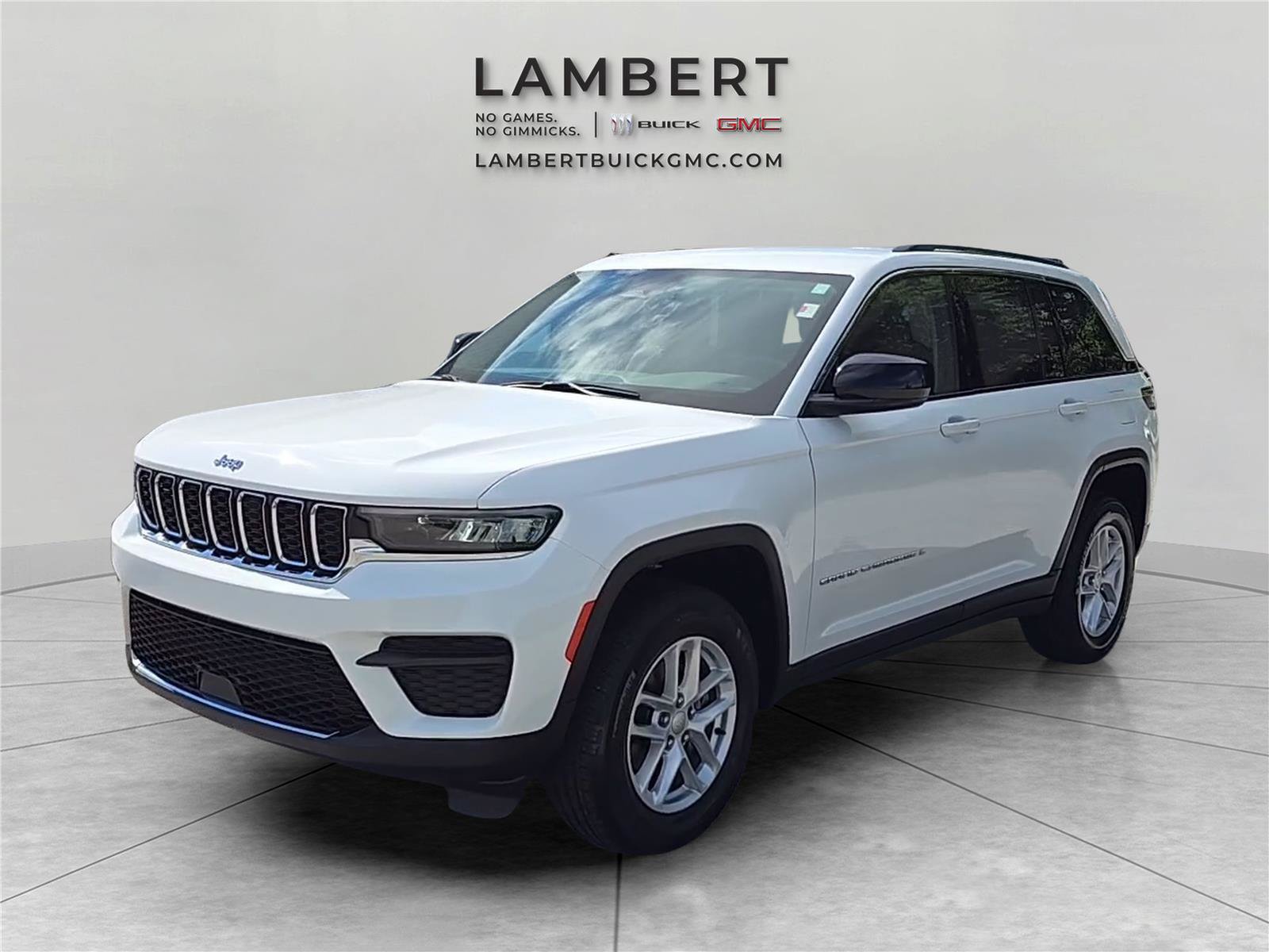 Used 2023 Jeep Grand Cherokee Laredo w/ Luxury Tech Group I