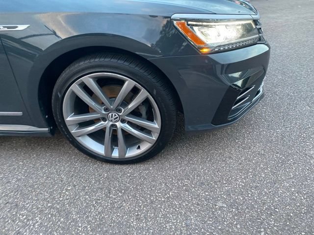 Used 2017 Volkswagen Passat 1.8T R-Line w/ R-Line Lighting Package FWD image 23