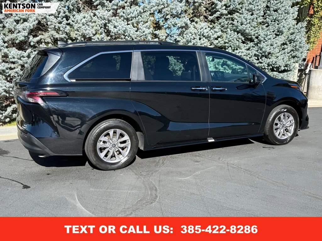 Used 2024 Toyota Sienna XLE image 10