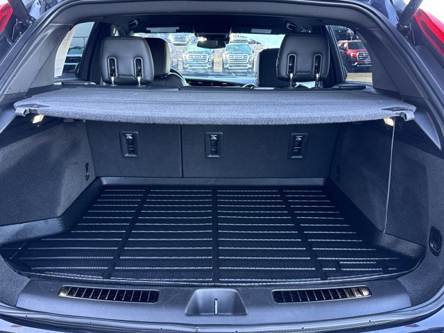 Used 2023 Cadillac XT4 Premium Luxury image 10