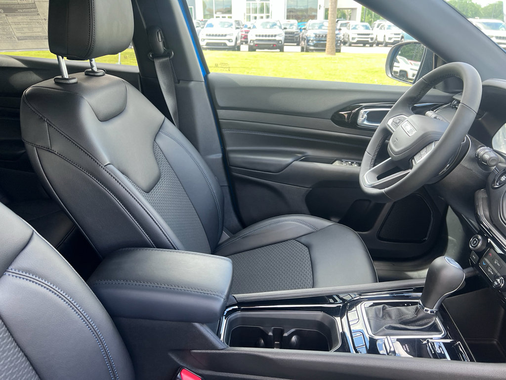 New 2026 Jeep Compass Latitude AWD/4WD image 14