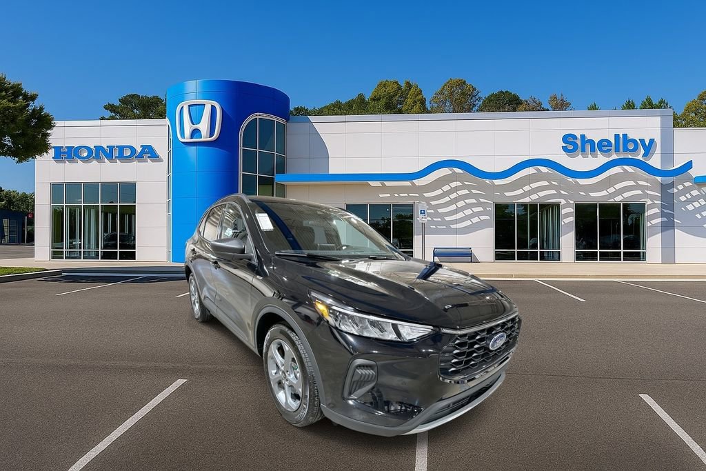 Used 2025 Ford Escape ST-Line image 2