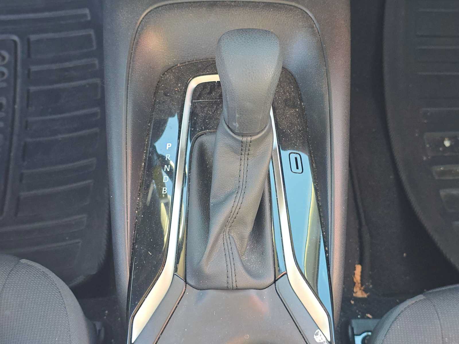 Certified 2025 Toyota Corolla LE FWD image 31