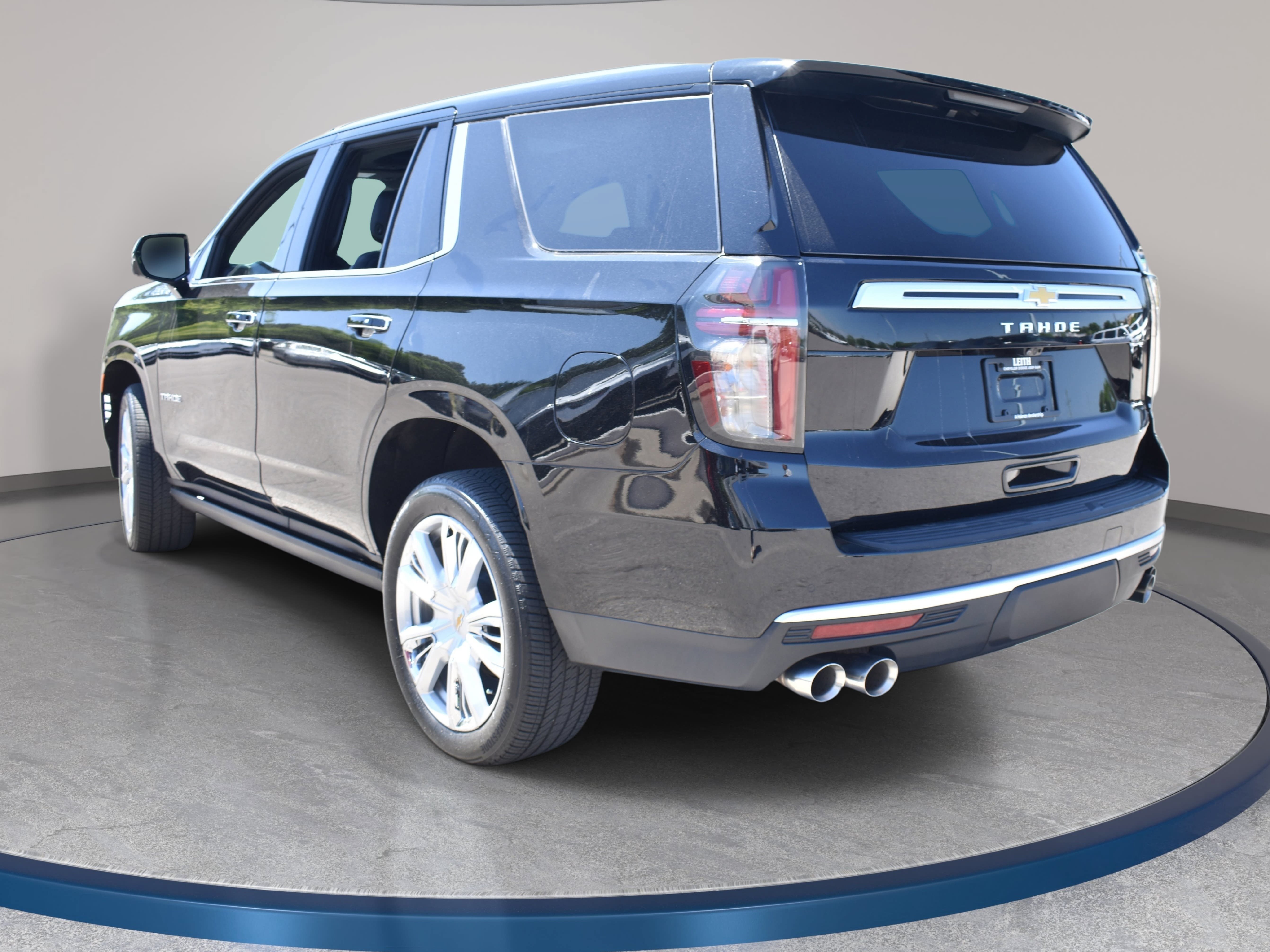 Used 2023 Chevrolet Tahoe High Country w/ Premium Package 2 AWD/4WD image 8