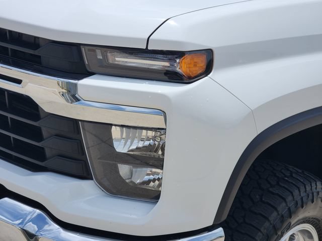 Used 2024 Chevrolet Silverado 2500 LT AWD/4WD image 9