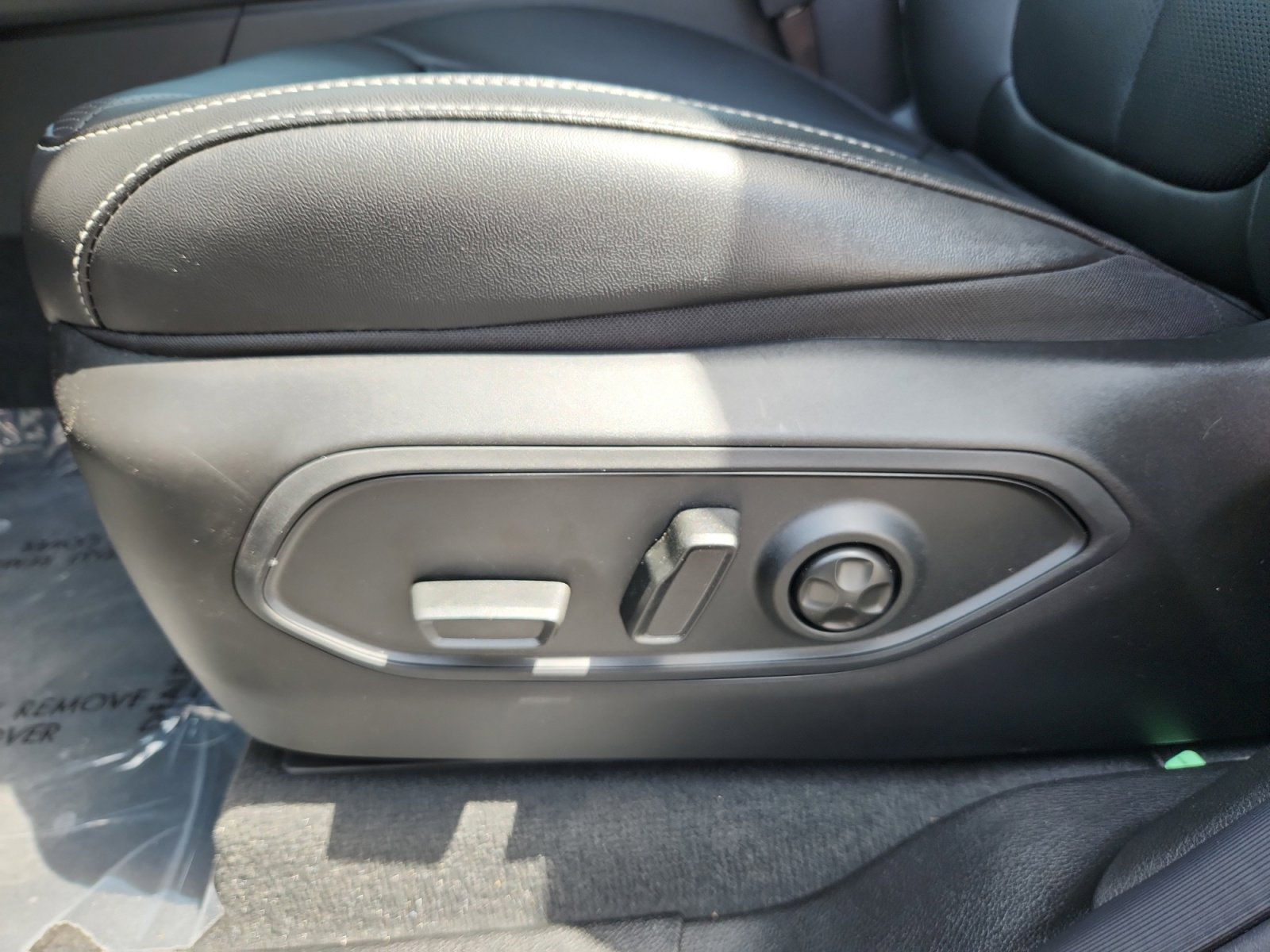 New 2025 Jeep Grand Cherokee Limited w/ Luxury Tech Group II image 14