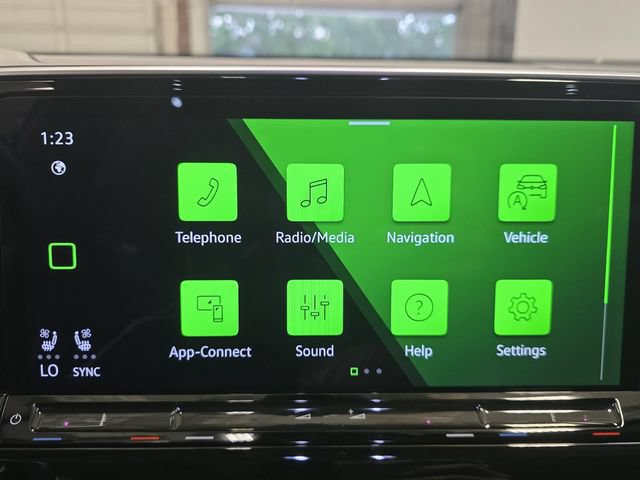 Used 2025 Volkswagen Atlas SEL AWD/4WD image 17