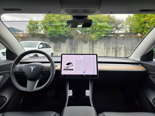 Used 2020 Tesla Model 3 Standard Range Plus RWD image 11