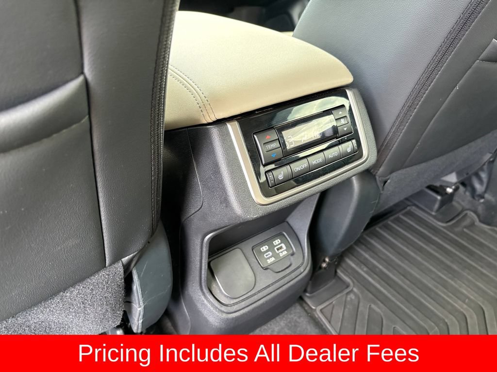 Used 2025 Subaru Ascent Limited w/ Popular Package #1 AWD/4WD image 32