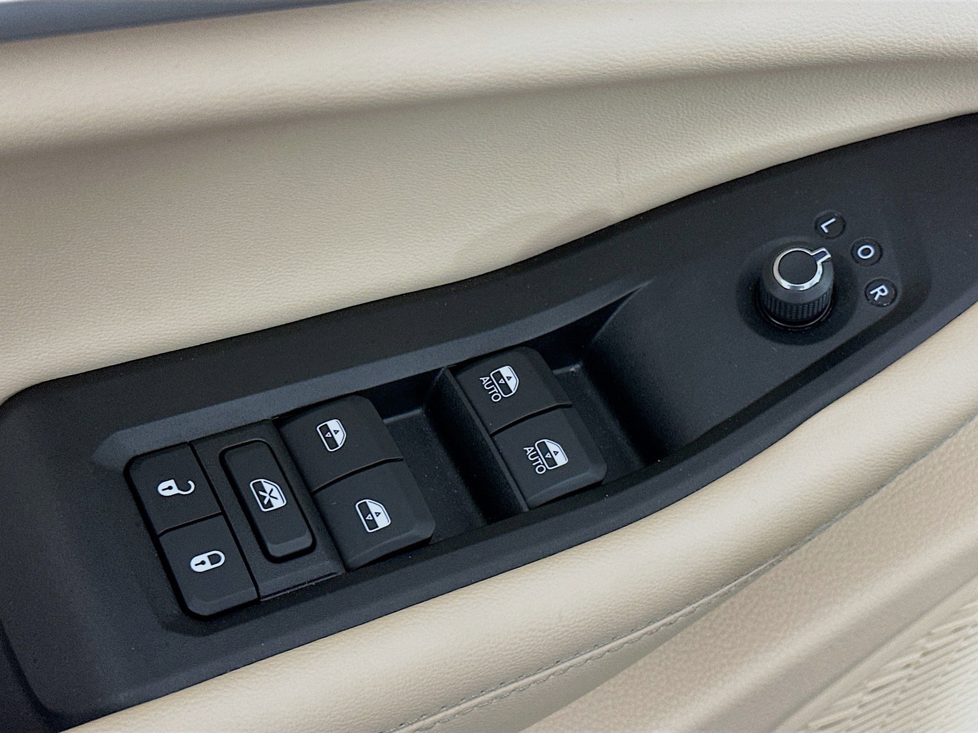 Used 2023 Jeep Grand Cherokee L Limited w/ Luxury Tech Group II image 15