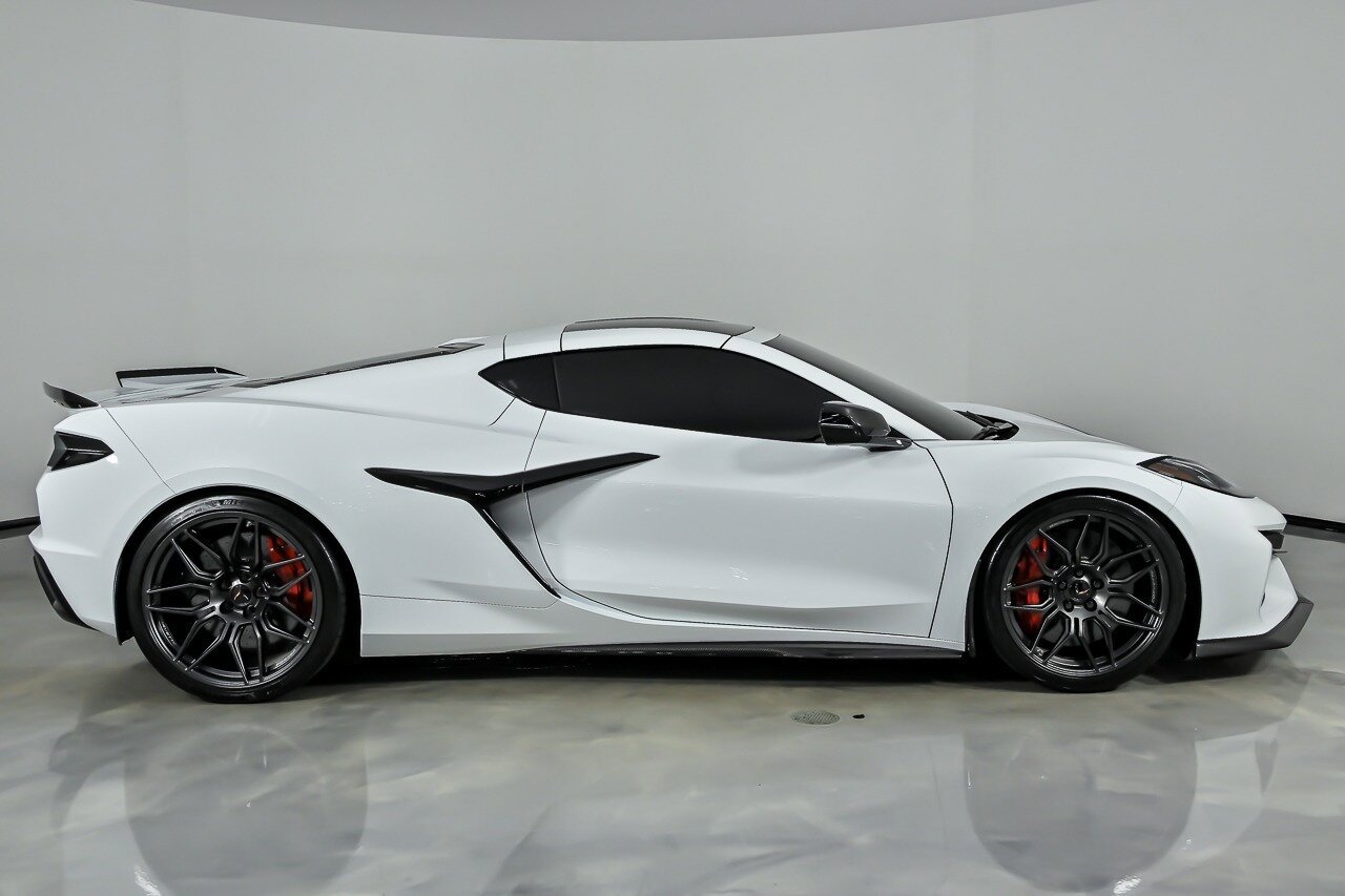 Used 2023 Chevrolet Corvette Z06 w/ Engine Appearance Package RWD image 14