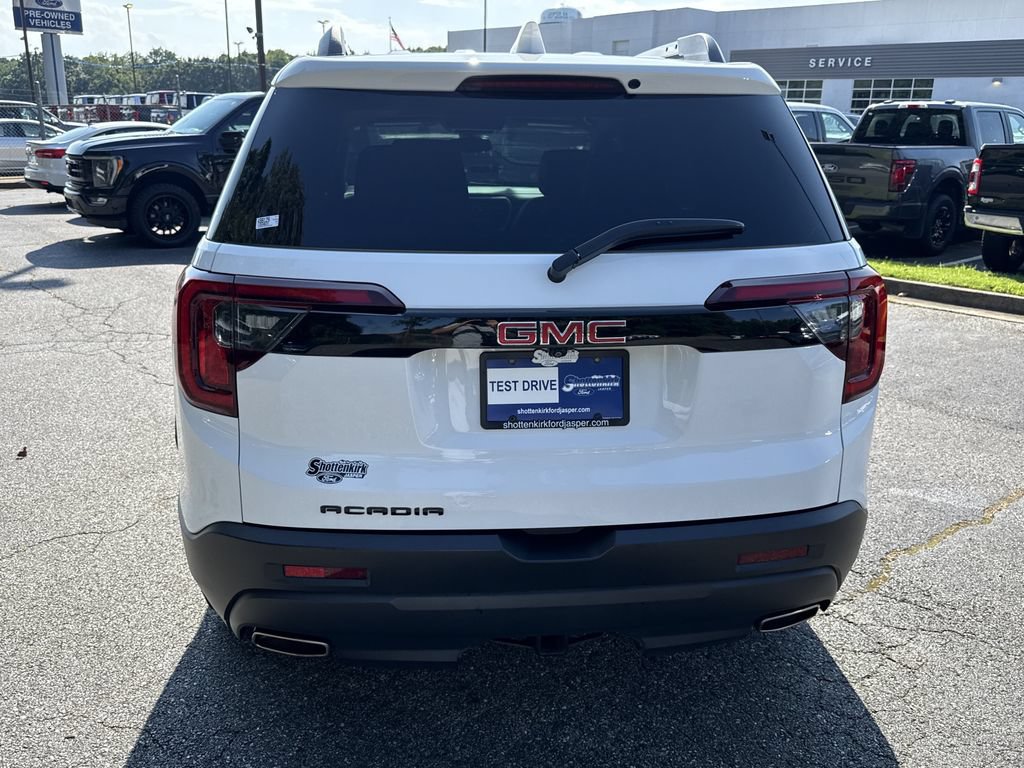 Used 2023 GMC Acadia SLT w/ Elevation Edition FWD image 6