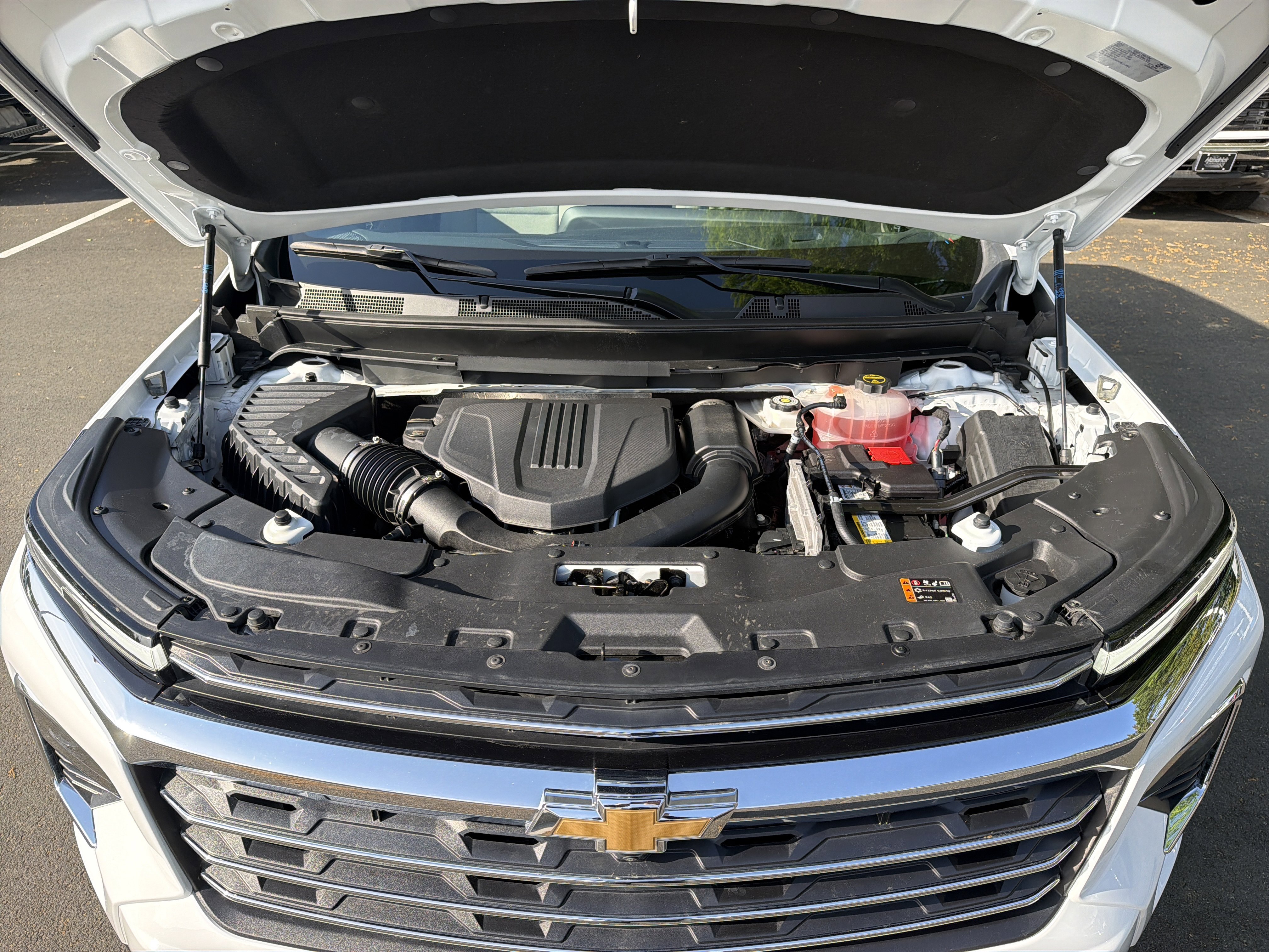 Used 2025 Chevrolet Traverse LT w/ Driver Confidence Package image 33