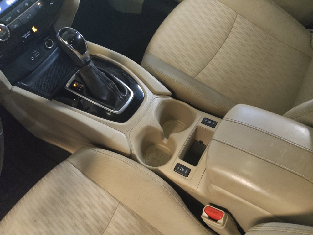 Used 2018 Nissan Rogue SV image 26