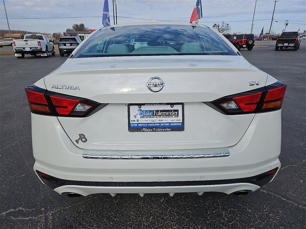 Used 2022 Nissan Altima 2.5 SV w/ SV Premium Package image 5