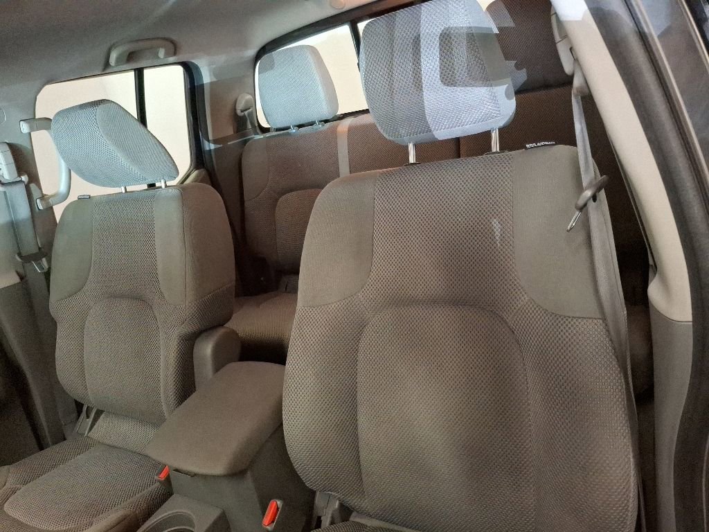 Used 2014 Nissan Frontier SV AWD/4WD image 18