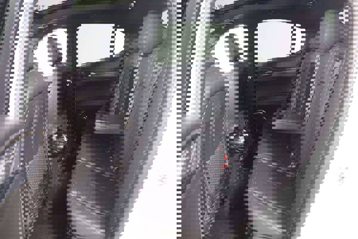 Used 2023 Alfa Romeo Stelvio Ti image 57