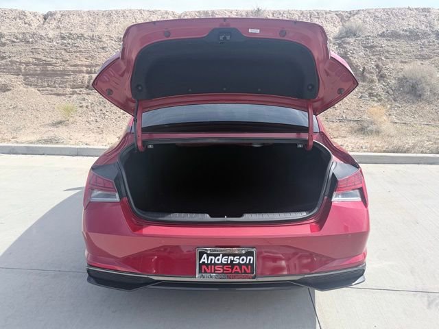 Used 2023 Hyundai Elantra Limited image 30