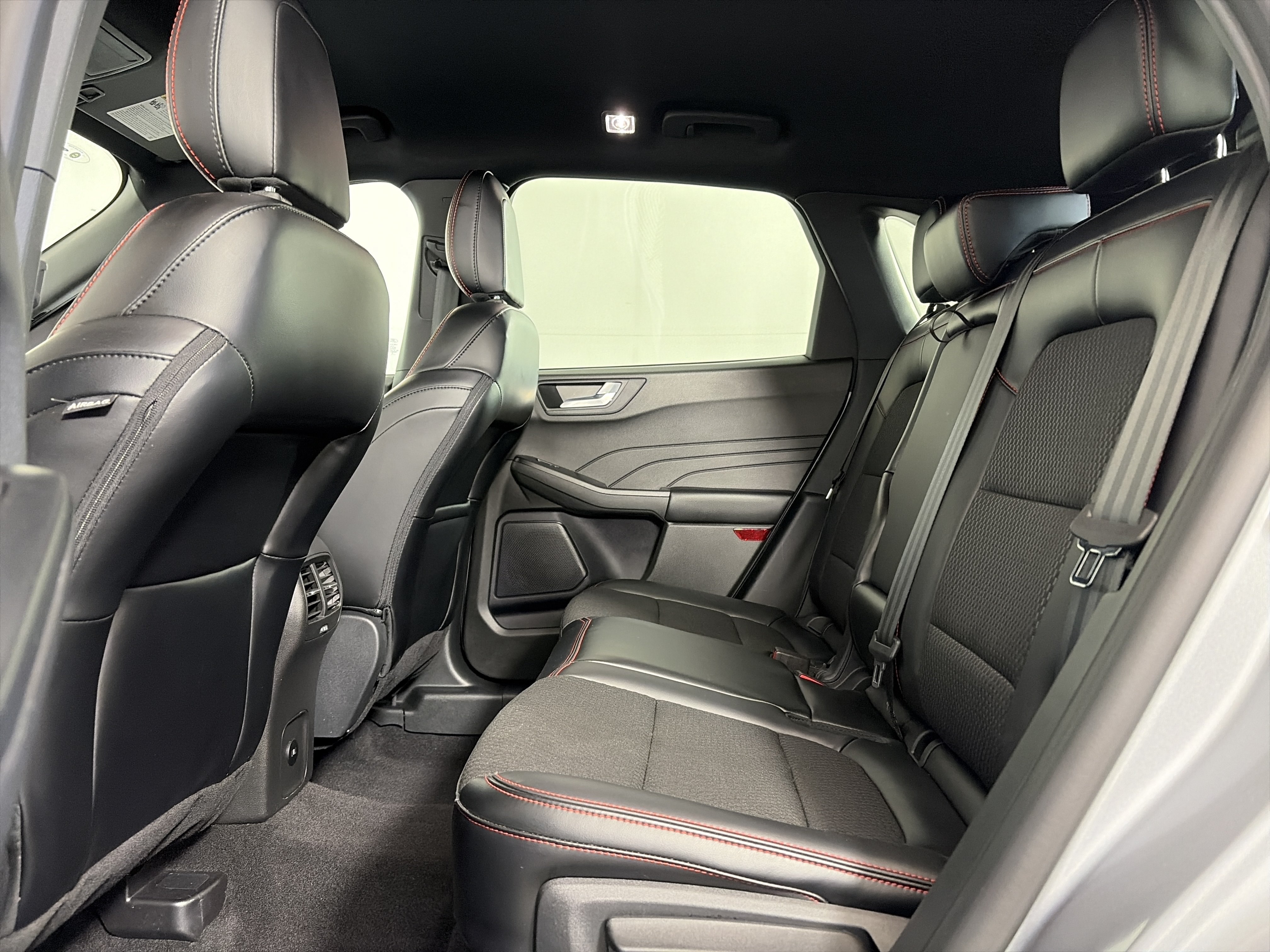 Used 2024 Ford Escape ST-Line w/ Tech Pack #1 AWD/4WD image 7