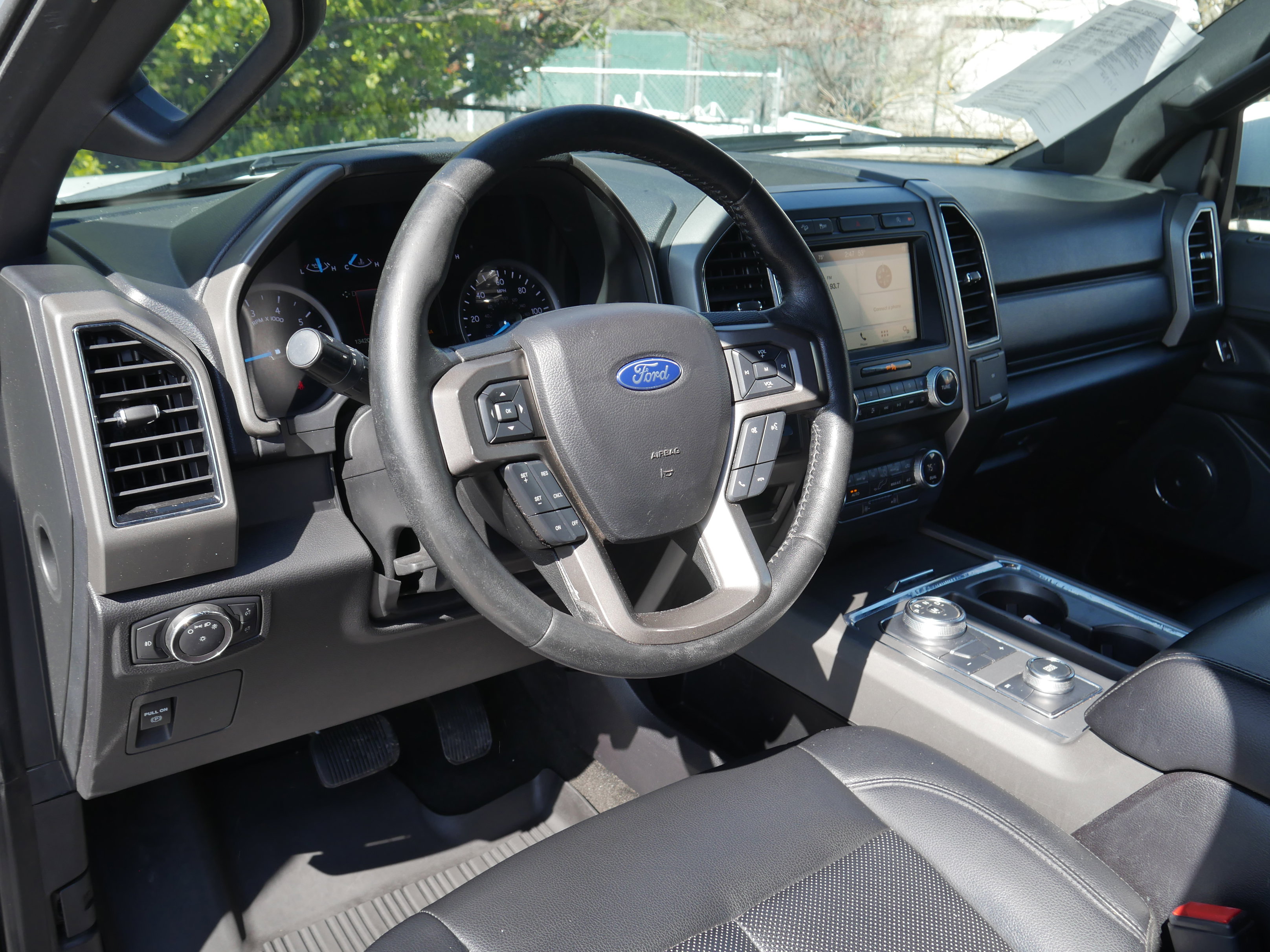 Used 2019 Ford Expedition XLT w/ Equipment Group 201A AWD/4WD image 4