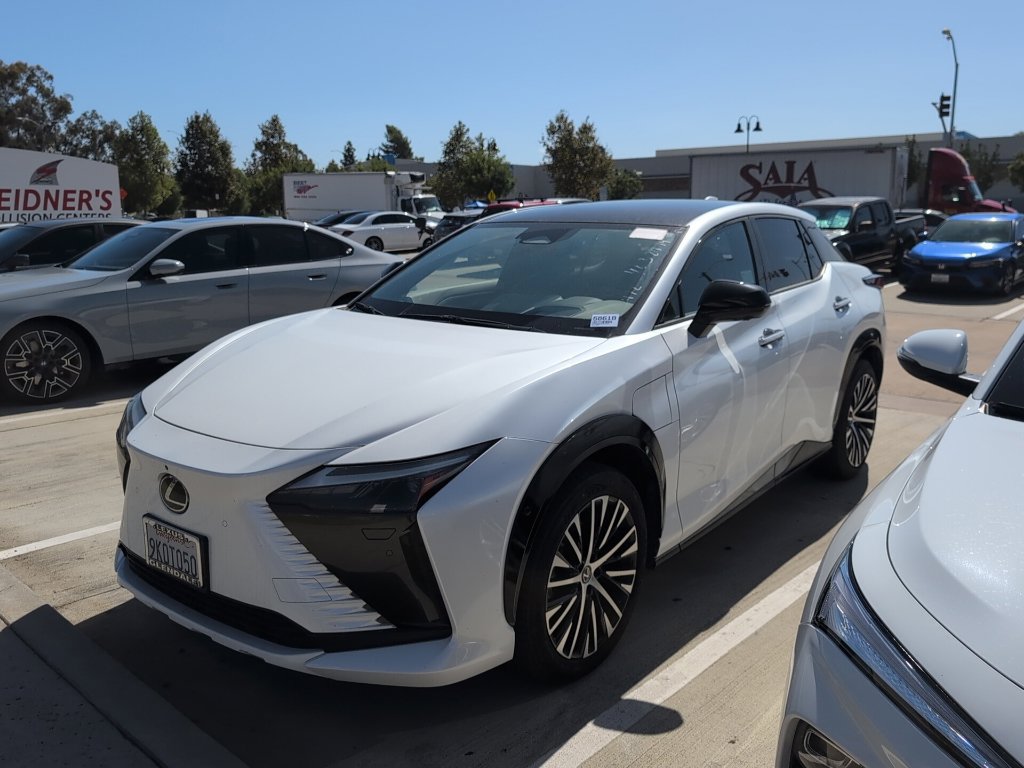 Used 2023 Lexus RZ 450e Premium w/ Cold Area Package AWD/4WD image 6
