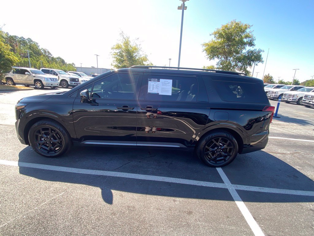 Used 2026 Kia Carnival SX w/ SX Dark Edition Package FWD image 4