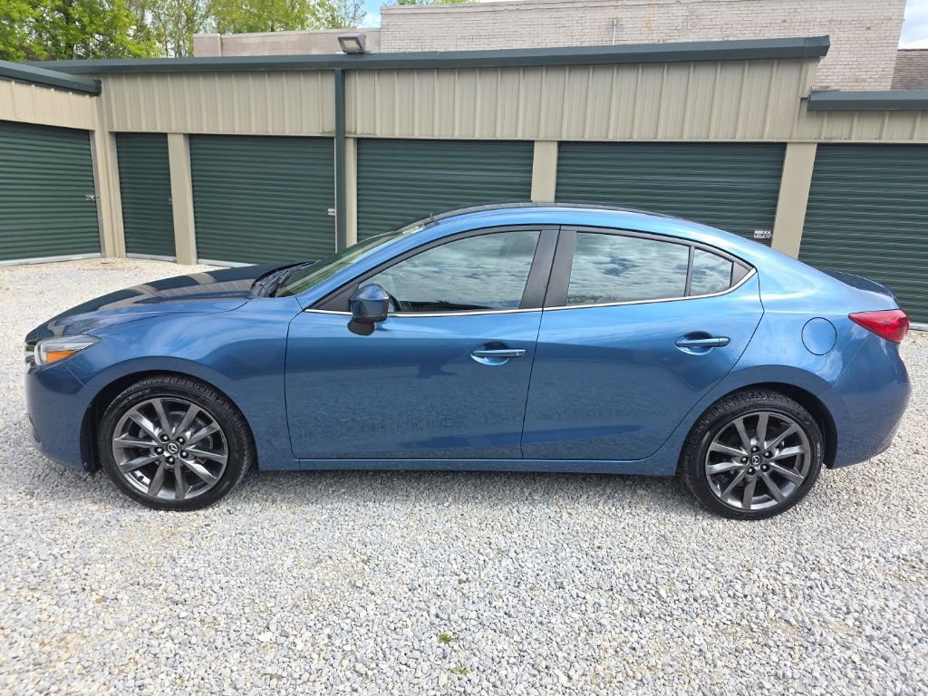 Used 2018 MAZDA MAZDA3 Touring FWD image 2