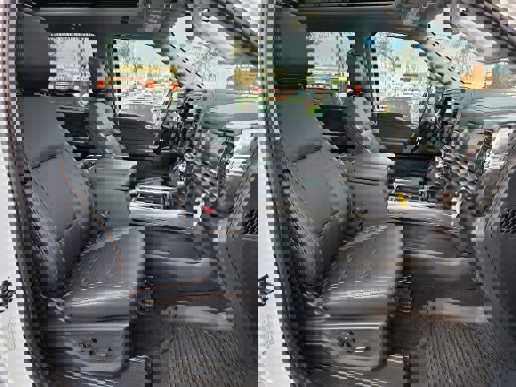 New 2025 Ford F350 Lariat w/ Lariat Ultimate Package image 24