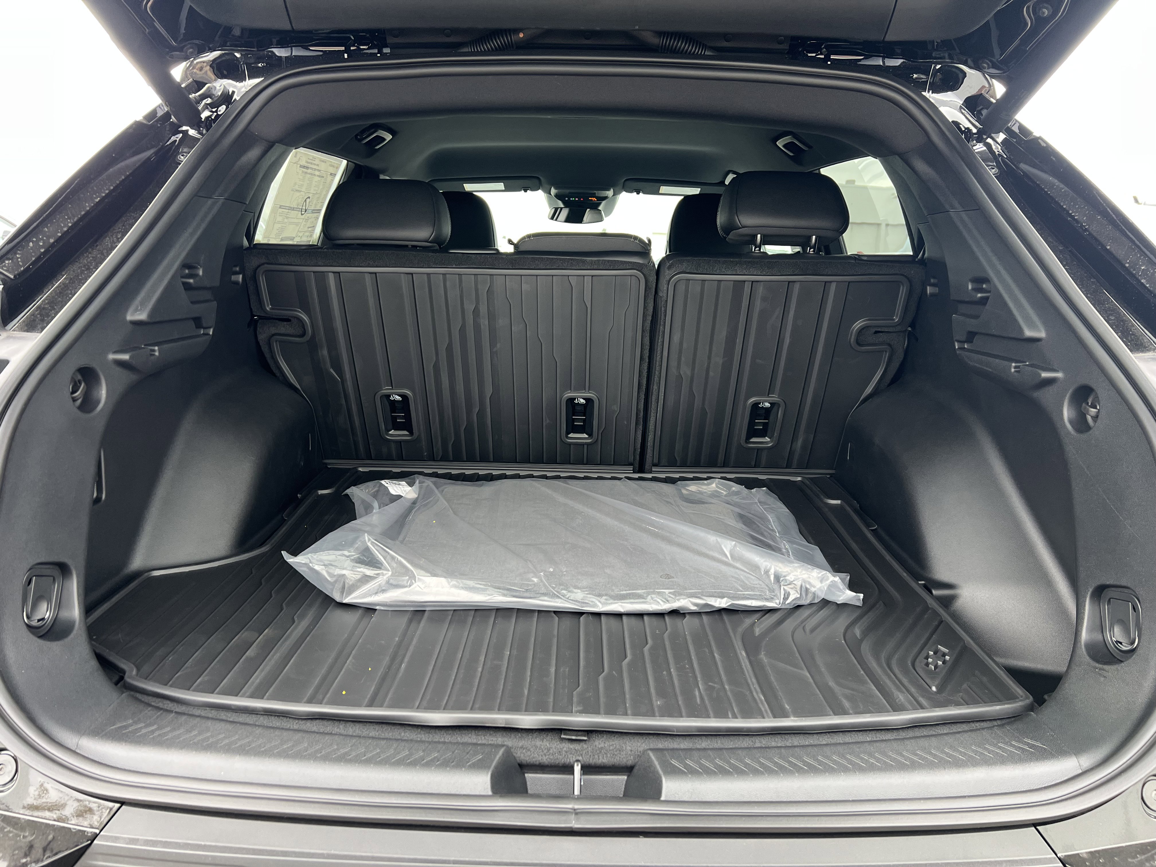 New 2026 Chevrolet Equinox EV LT image 10