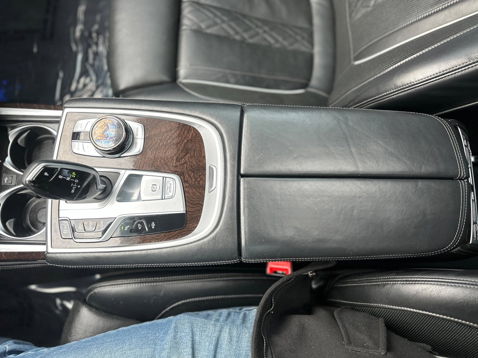 Used 2020 BMW 740i w/ M Sport Package image 36