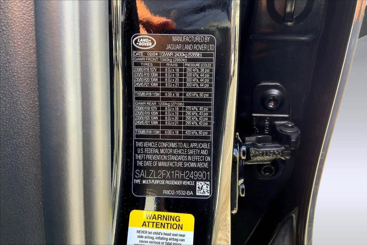 Used 2024 Land Rover Range Rover Evoque Dynamic SE image 19