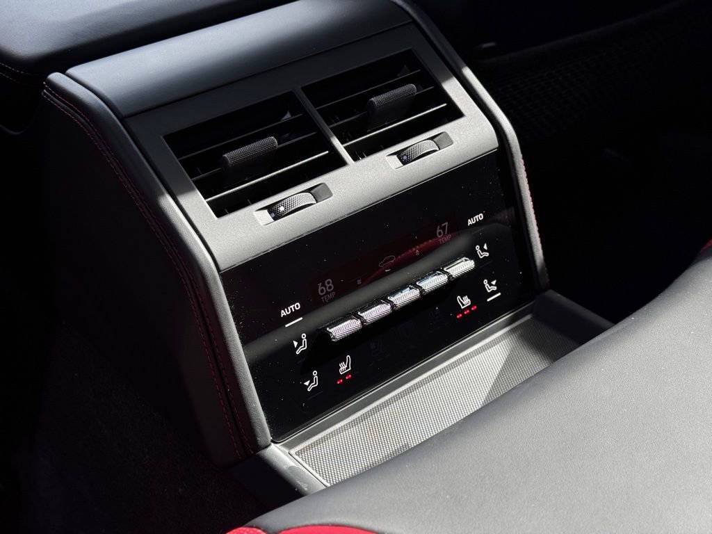 Used 2024 Porsche Panamera image 44